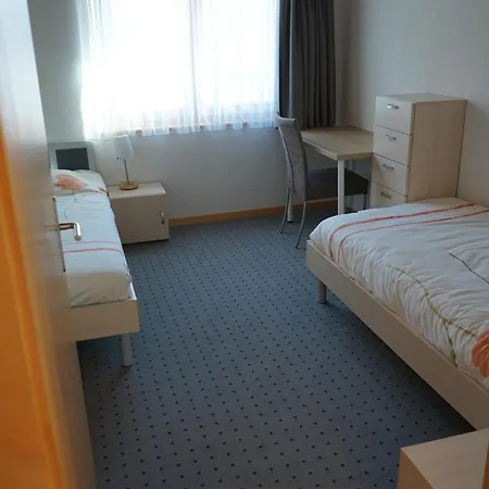 Daire Hasli Glueck *